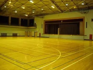 三島体育センターの体育室内観