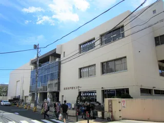 戸塚地区センターの外観（2019年撮影）