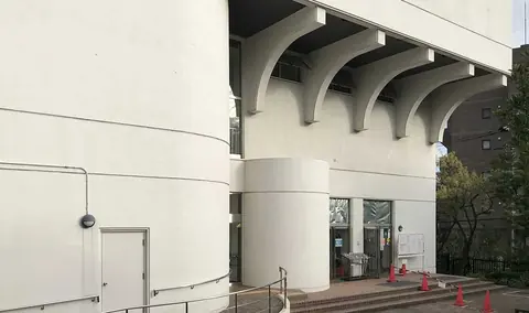 江戸川橋体育館の建物外観